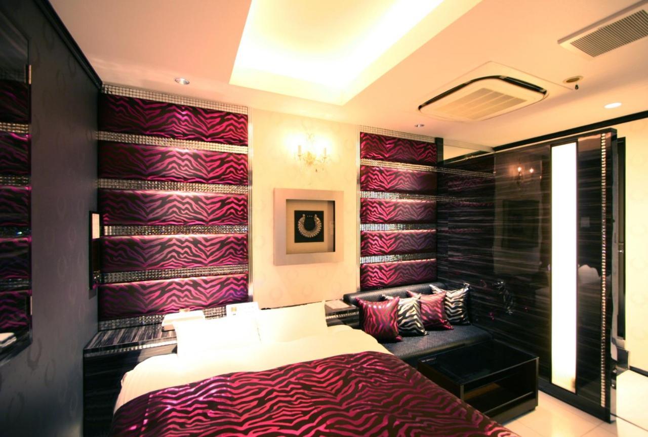 סאסבו Hotel Park Hill מראה חיצוני תמונה